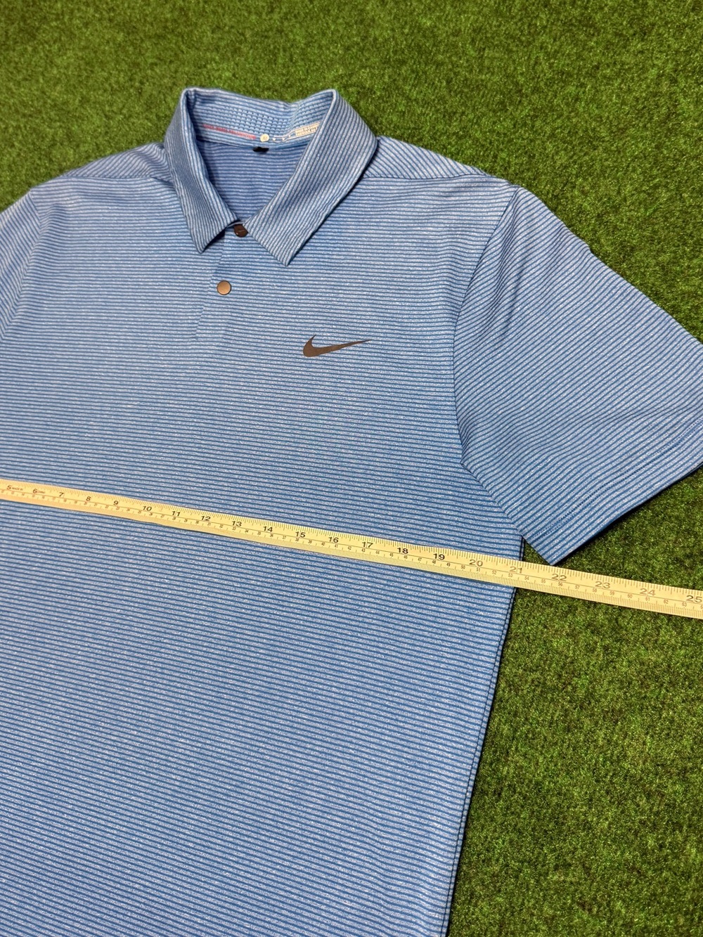 Tiger Woods Collection by Nike Men’s Blue Striped Polo Shirt (Size Medium)